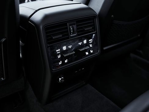 Used 2024 Porsche Cayenne Turbo GT AWD/4WD image 55