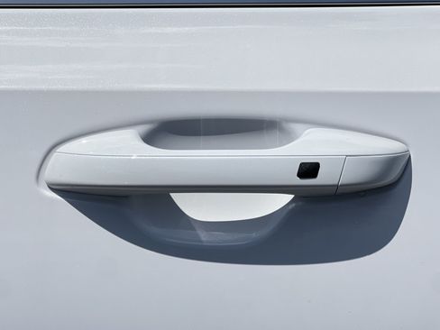 New 2026 Kia Sorento S w/ S Panoramic Sunroof Package FWD image 16
