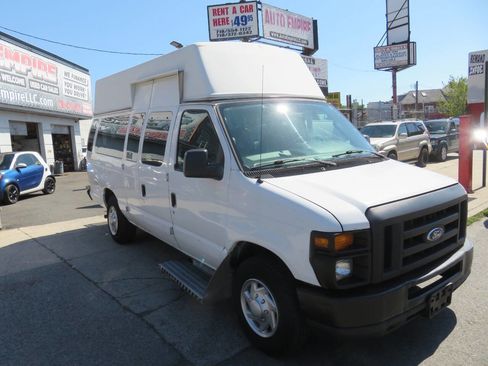 Used 2013 Ford E-250 and Econoline 250 Extended w/ PWR Group image 2