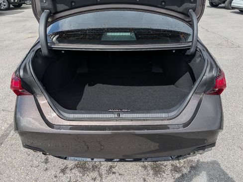 Used 2019 Toyota Avalon Touring w/ Advanced Safety Package image 11