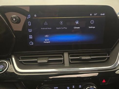 Certified 2025 Chevrolet Trax RS w/ Sunroof Package image 12