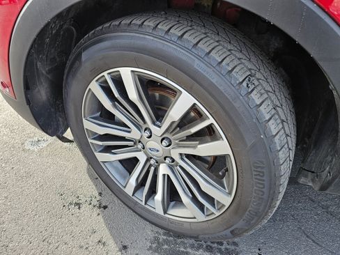 Used 2017 Ford Explorer Platinum image 23