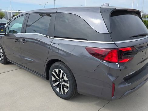 New 2026 Honda Odyssey EX-L image 3