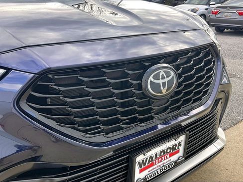 Used 2022 Toyota Highlander XSE image 36