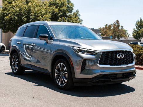 Used 2025 INFINITI QX60 Luxe AWD/4WD image 3