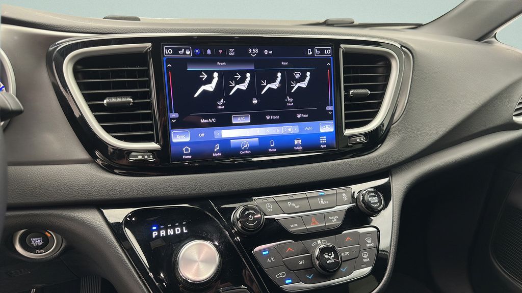 Used 2025 Chrysler Pacifica Select FWD image 16