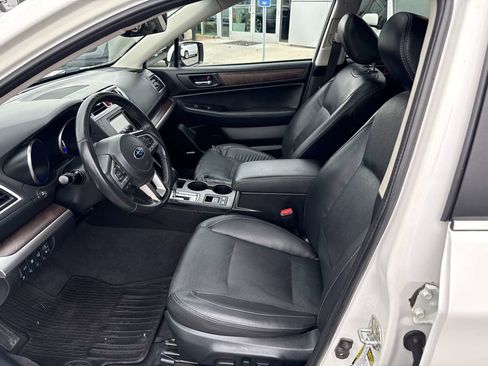 Used 2017 Subaru Outback 3.6R Limited image 14