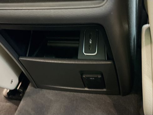 Used 2020 Mercedes-Benz GLE 350 w/ 3rd Row Seat Package image 41