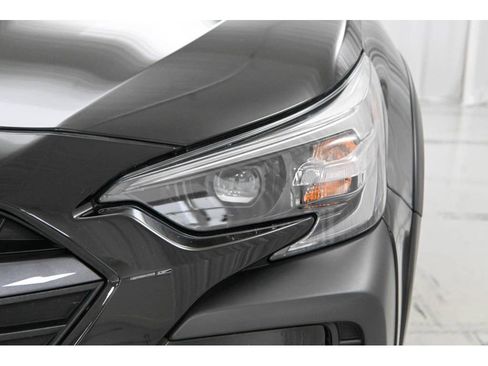 Used 2023 Subaru Outback Premium image 41
