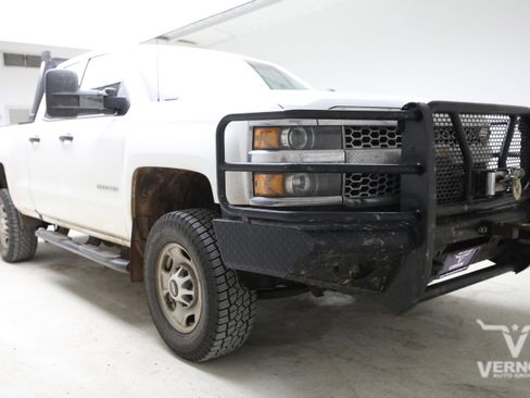 Used 2019 Chevrolet Silverado 2500 W/T w/ Snow Plow Prep Package AWD/4WD image 6