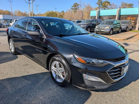 Used 2019 Chevrolet Malibu LS w/ LPO, Convenience Package 1 image 9