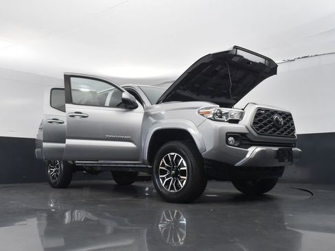 Used 2020 Toyota Tacoma TRD Sport image 29