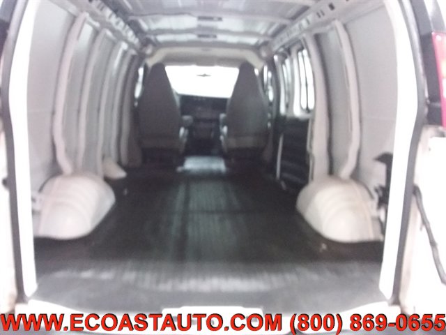Used 2017 Chevrolet Express 2500 RWD image 15