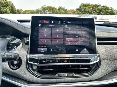 Used 2023 Jeep Compass Sport image 20