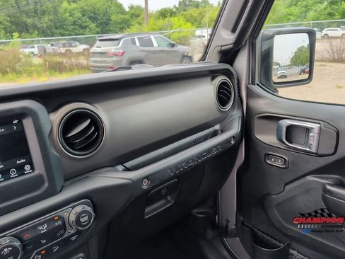 Used 2018 Jeep Wrangler Unlimited Sport S AWD/4WD image 27