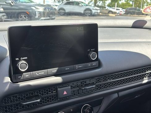 Used 2025 Honda HR-V LX image 19