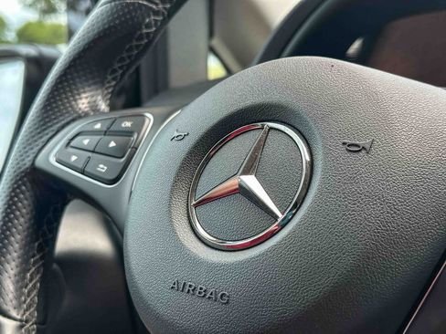 Used 2022 Mercedes-Benz Metris image 25