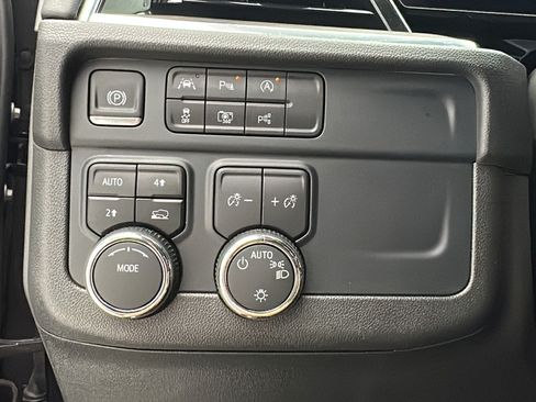Used 2025 Chevrolet Tahoe LT AWD/4WD image 22