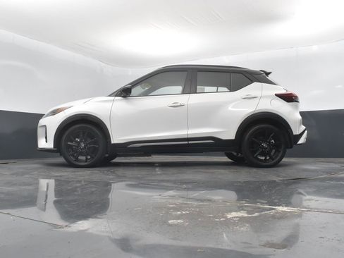 Used 2023 Nissan Kicks SR w/ SR Premium Package image 49