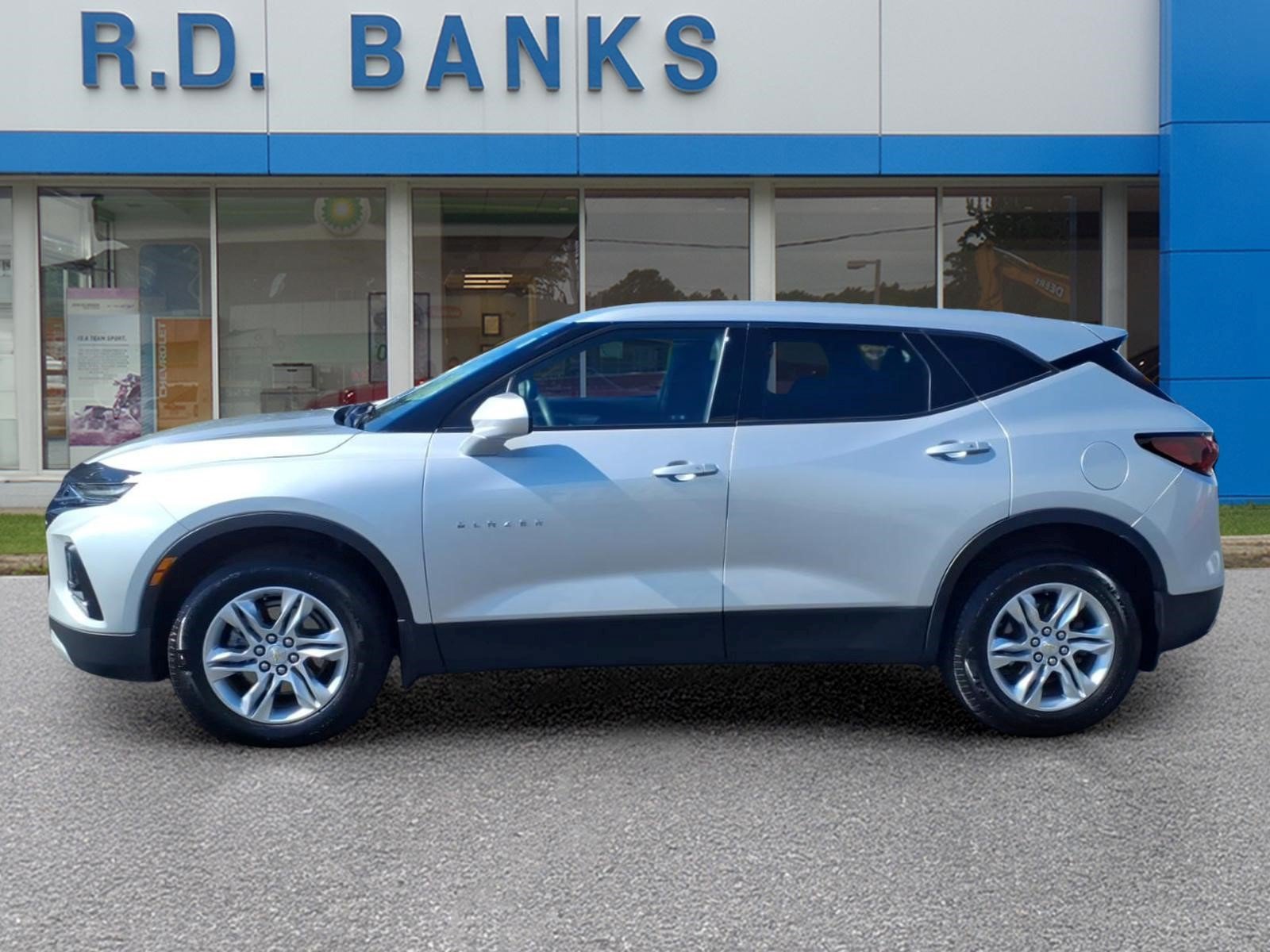 Used 2021 Chevrolet Blazer LT FWD image 2