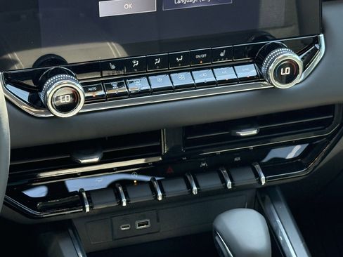 New 2026 GMC Canyon Elevation w/ Convenience Package image 14