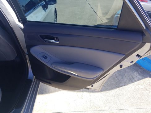 Used 2022 Toyota Avalon XLE image 14