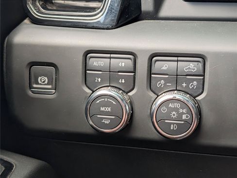 Used 2024 GMC Sierra 2500 AT4 w/ Technology Package AWD/4WD image 30