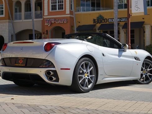 Used 2011 Ferrari California image 35