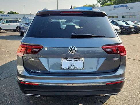 Used 2021 Volkswagen Tiguan SE w/ Panoramic Sunroof Package AWD/4WD image 5