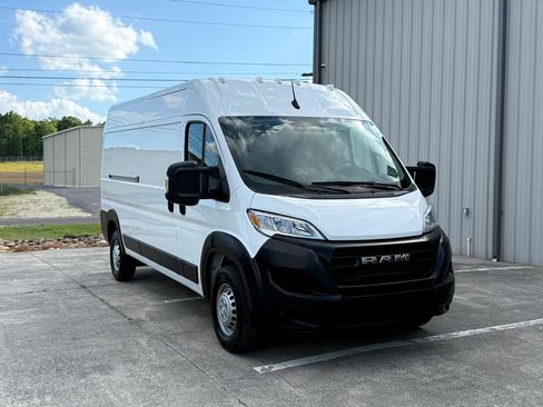 Used 2023 RAM ProMaster 2500 FWD image 13