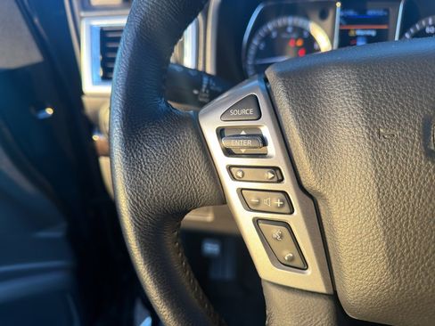 Used 2019 Nissan Titan SV w/ SV Convenience Package image 21