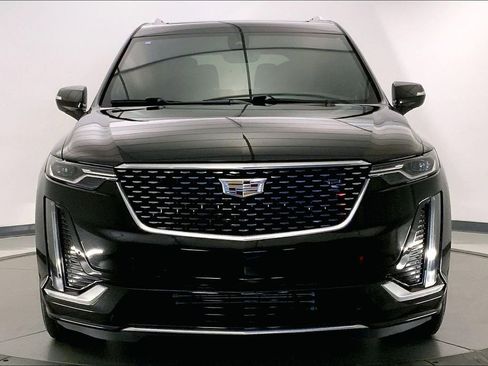 Used 2023 Cadillac XT6 Premium Luxury w/ Technology Package AWD/4WD image 2
