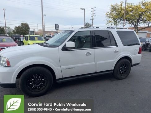 Used 2006 Lincoln Navigator Luxury AWD/4WD image 5
