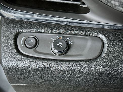 Used 2025 Buick Envista Preferred FWD image 17