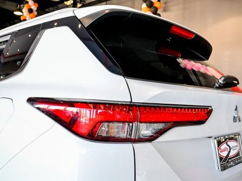 Used 2023 Mitsubishi Outlander SEL 40th Anniversary image 14