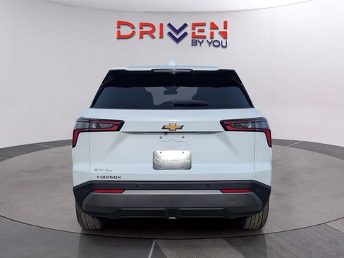 New 2026 Chevrolet Equinox LT w/ Convenience Package II image 4