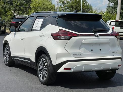 Used 2024 Nissan Kicks SR w/ SR Premium Package FWD image 9