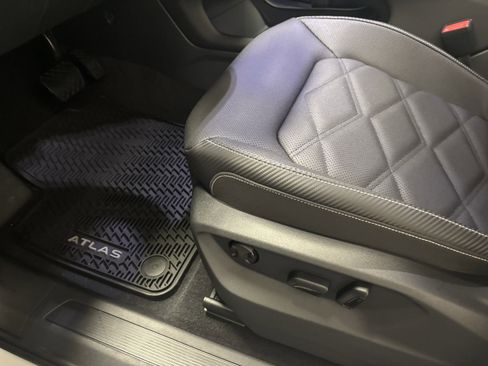 New 2026 Volkswagen Atlas Cross Sport SE AWD/4WD image 8