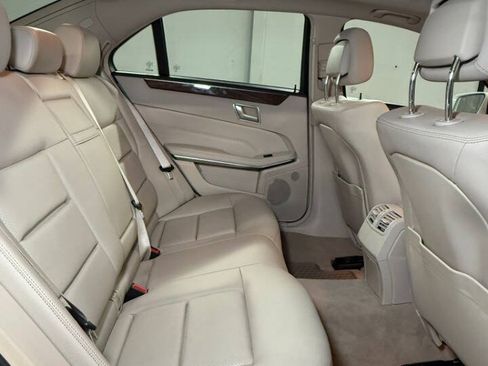 Used 2014 Mercedes-Benz E 350 4MATIC Sedan image 21