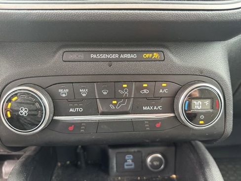 Used 2020 Ford Escape SE image 26