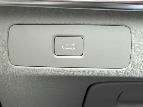 New 2026 Volvo XC90 B6 Ultra image 36