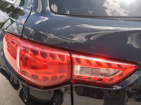 Used 2014 INFINITI QX70 AWD w/ Premium Package image 25