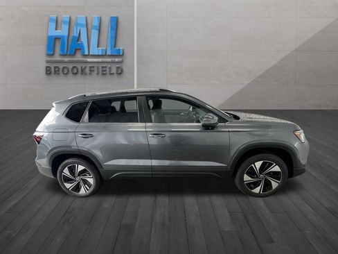 New 2025 Volkswagen Taos SE image 6