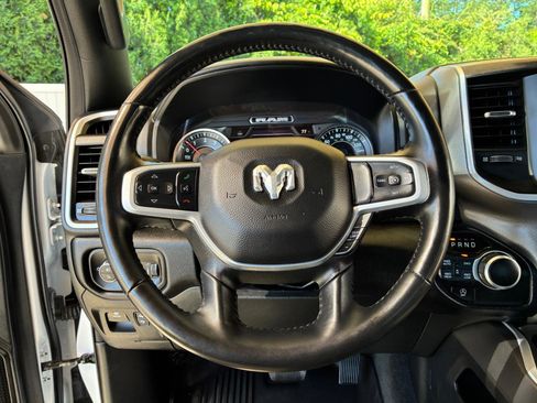Used 2022 RAM 1500 Big Horn AWD/4WD image 16