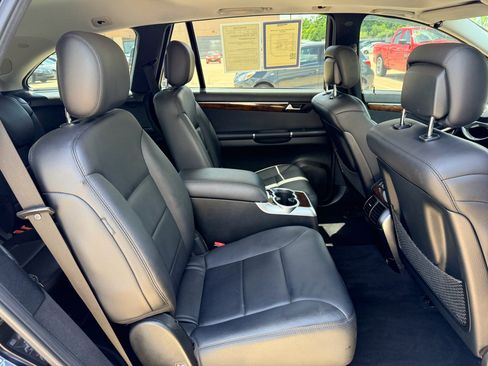 Used 2012 Mercedes-Benz R 350 BlueTEC 4MATIC image 24