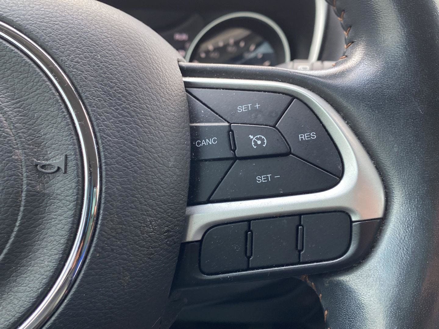 Used 2020 Jeep Compass Latitude w/ Popular Equipment Group FWD image 19