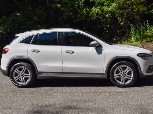 Used 2021 Mercedes-Benz GLA 250 4MATIC image 10