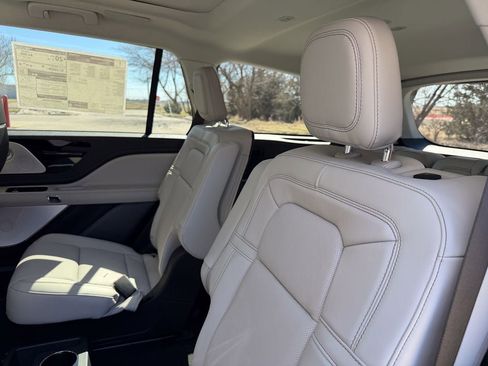 New 2026 Lincoln Aviator Reserve w/ Luxury Package image 17