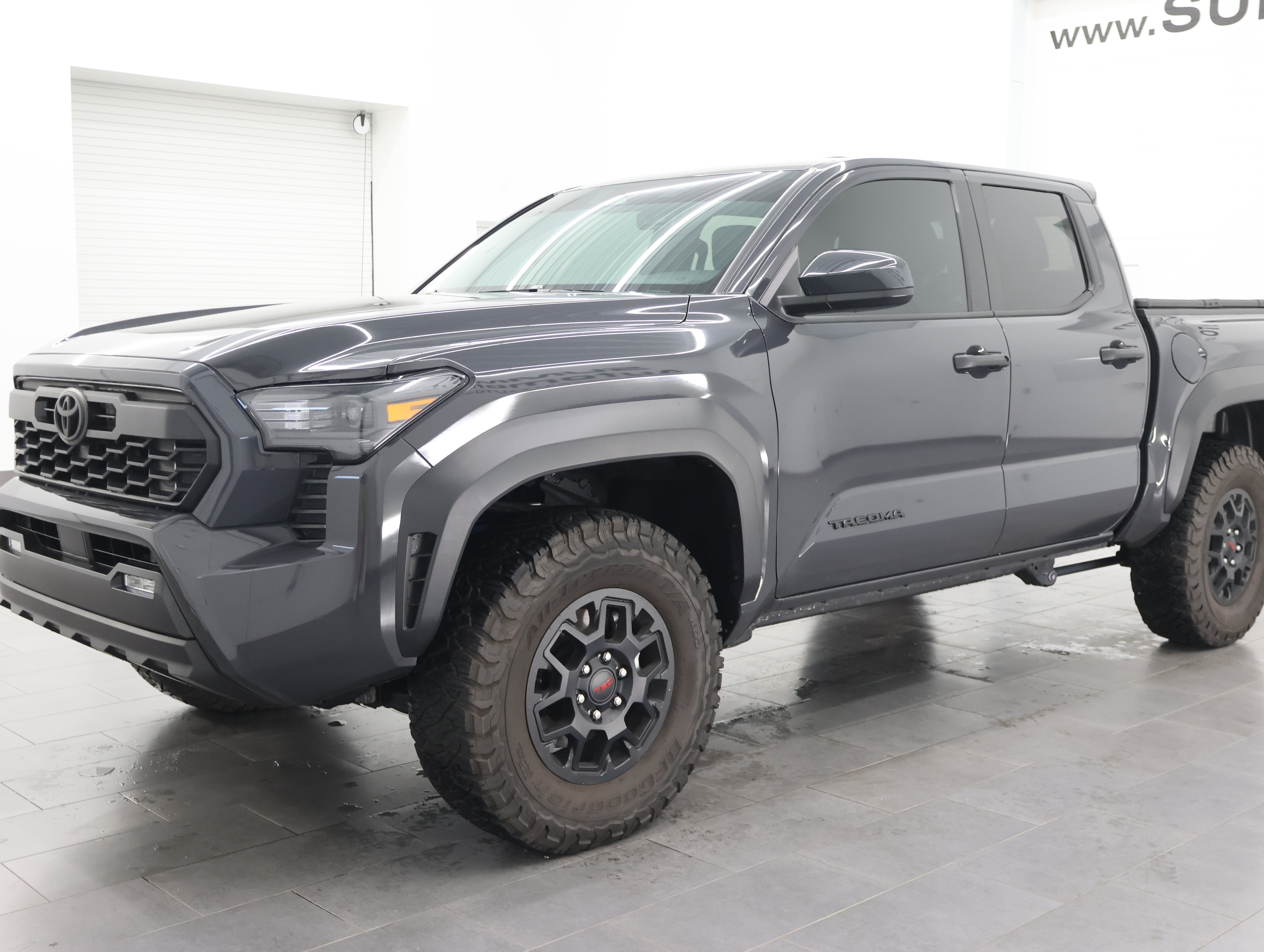 Used 2025 Toyota Tacoma TRD Off-Road AWD/4WD image 7