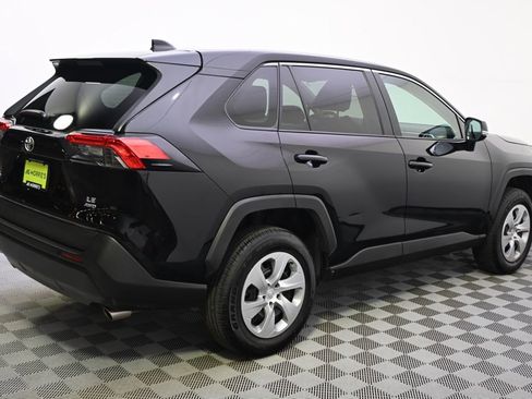 Used 2022 Toyota RAV4 LE image 7